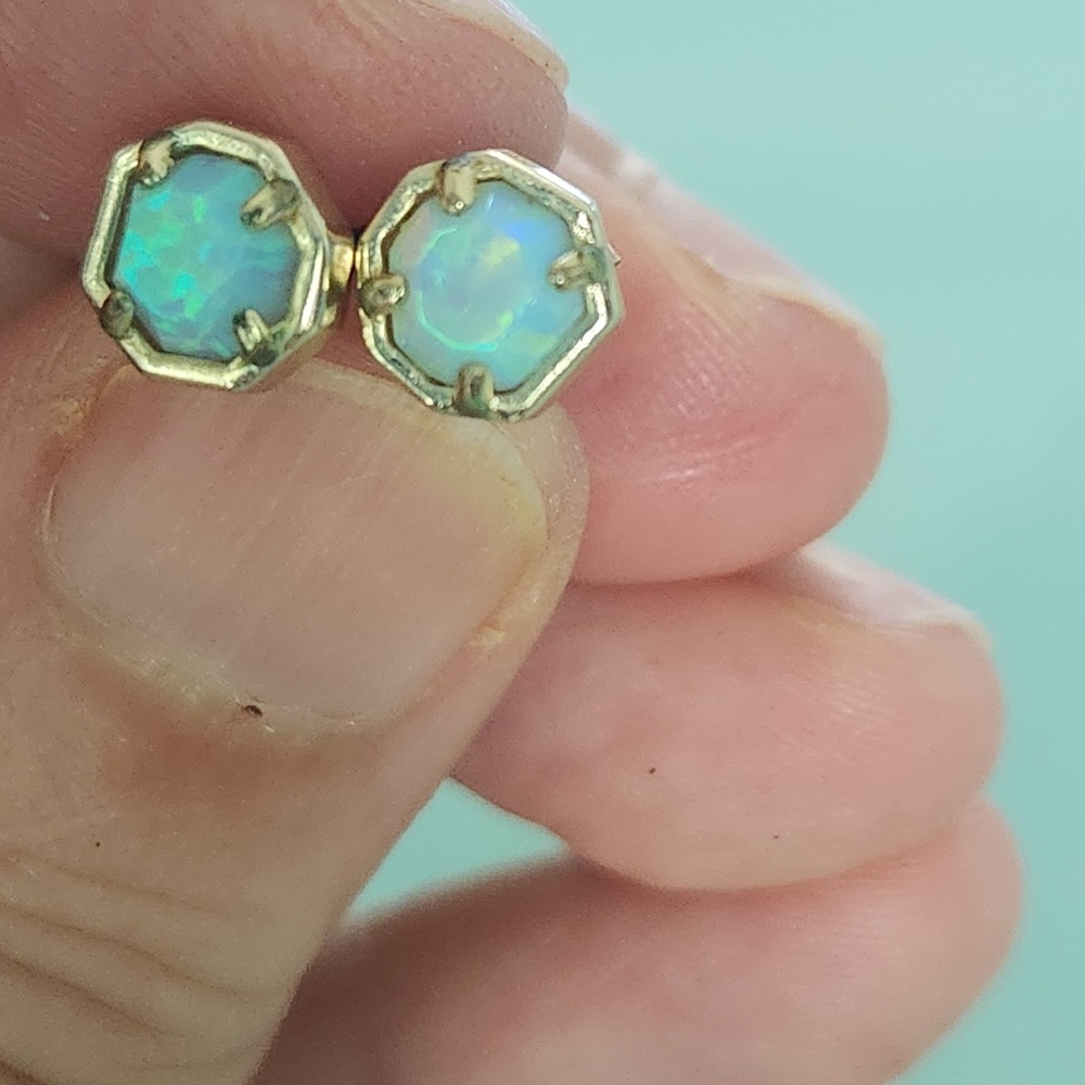 Kendra Scott Nola Gold Angel Blue Kyocera Opal Stud Earrings, preloved - Picture 3 of 6
